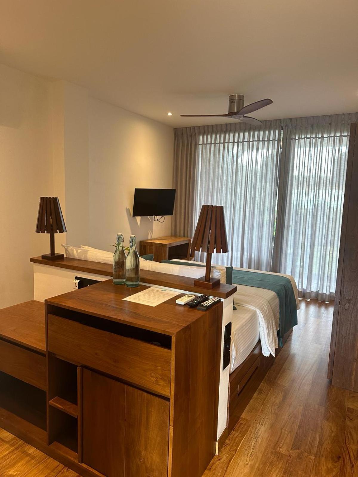 Bk Beach Boutique Hotel - ヒッカドゥワ エクステリア 写真