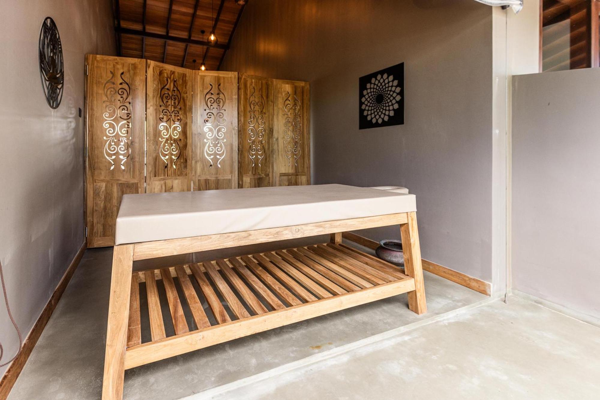 Bk Beach Boutique Hotel - ヒッカドゥワ エクステリア 写真